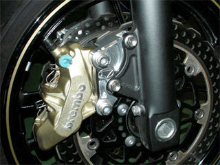 BEET Brembo 65mmピッチキャリパーセット : Kawasaki ZRX1200 DAEG